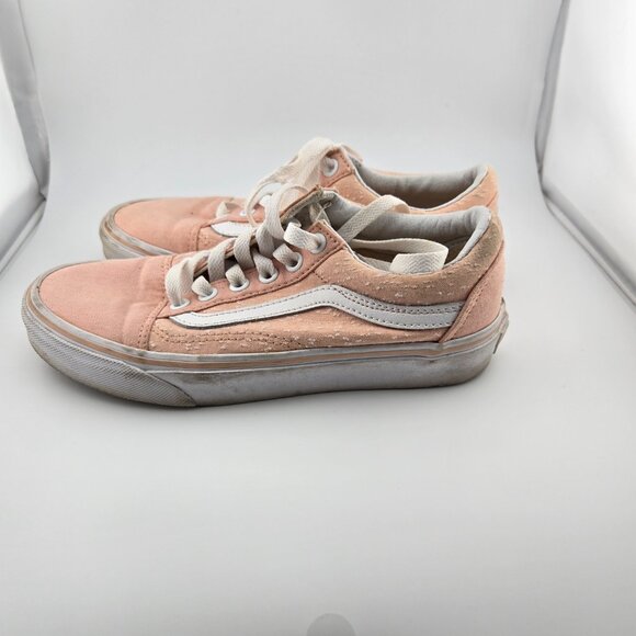 CLEARANCE • Vans • Sneakers • Size 5 - Picture 3 of 9
